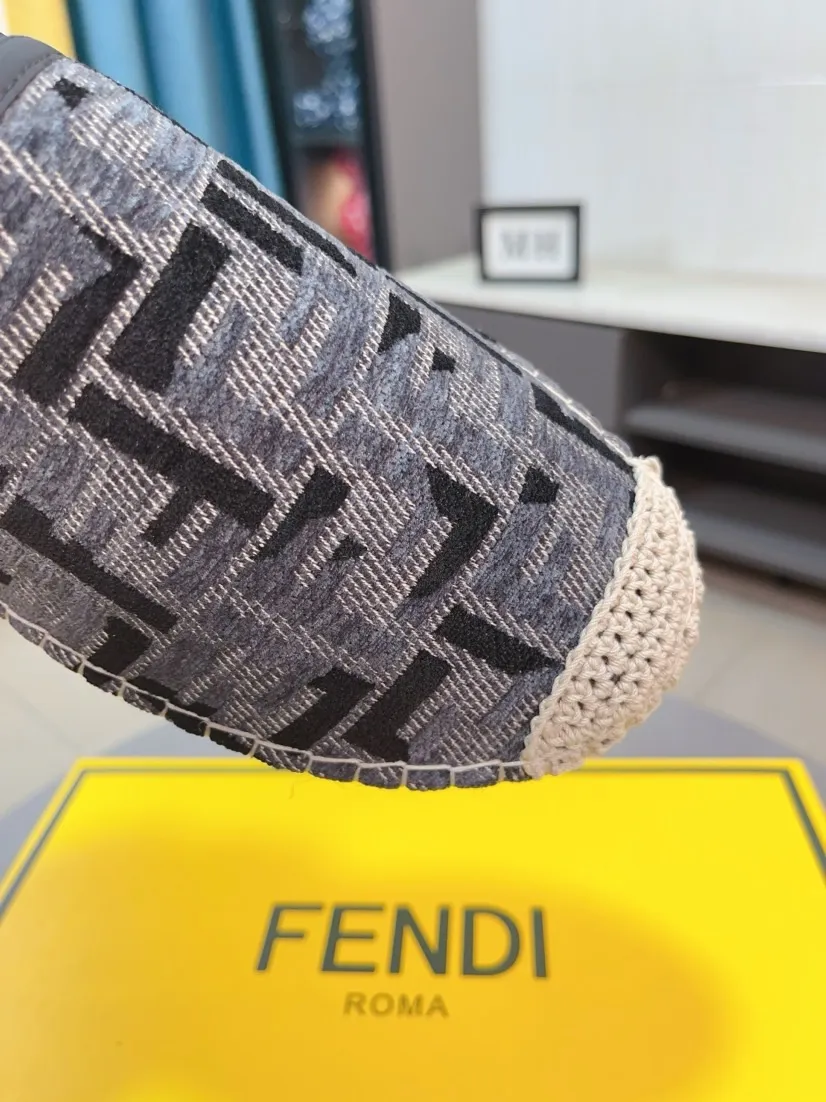 Men's shoes 💰400🌸🌸[FENDI] Fendi 💫Men's latest slip-on Loaf casual shoes ✔️The original one-to-one replica is available at the counter at the same time🏍️Fabrics: Italian imported fabrics, pure hand-pulled threads, raw rubber breathable and non-slip outsole, lining breathable and comfortable lambskin, density 100% comfortable, original rubber outsole wear-resistant ✔️Code number: 38-44, you deserve it, (Note: 45 can be customized, non-refundable and non-exchangeable)